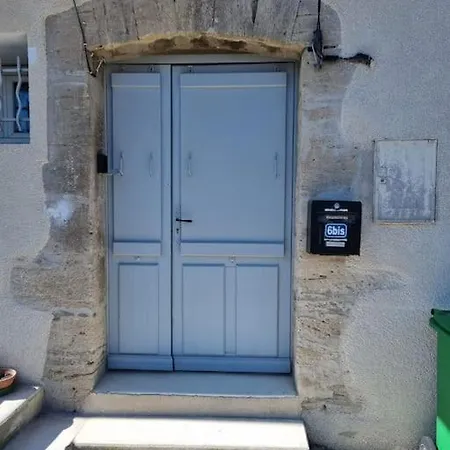 Holiday home La Maison Du Bonheur Caumont-sur-Durance