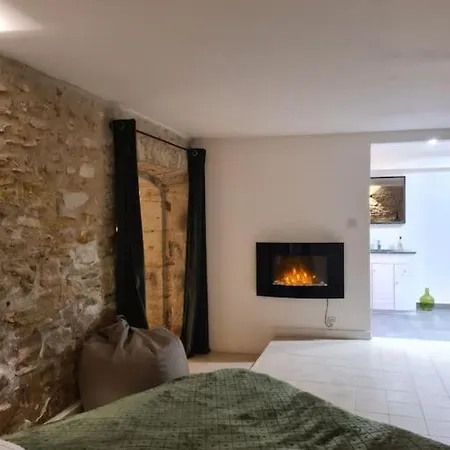 La Maison Du Bonheur Holiday home Caumont-sur-Durance